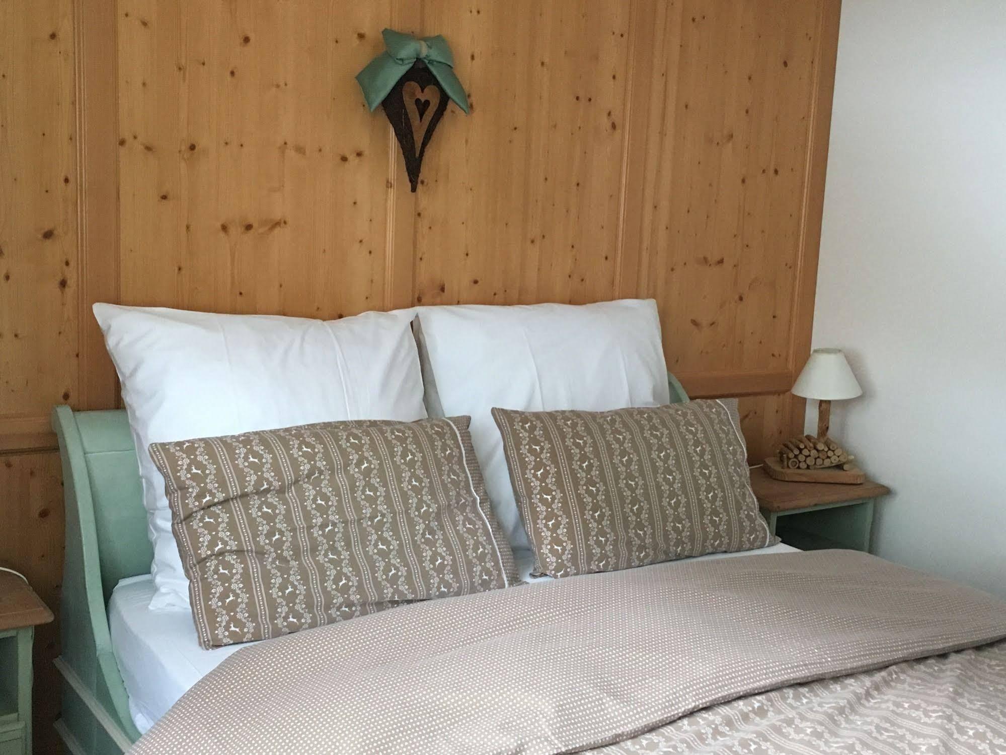 Appartamenti Chalet Orchidea กานาเซย์ ภายนอก รูปภาพ