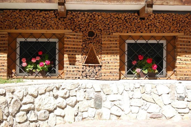 Appartamenti Chalet Orchidea กานาเซย์ ภายนอก รูปภาพ